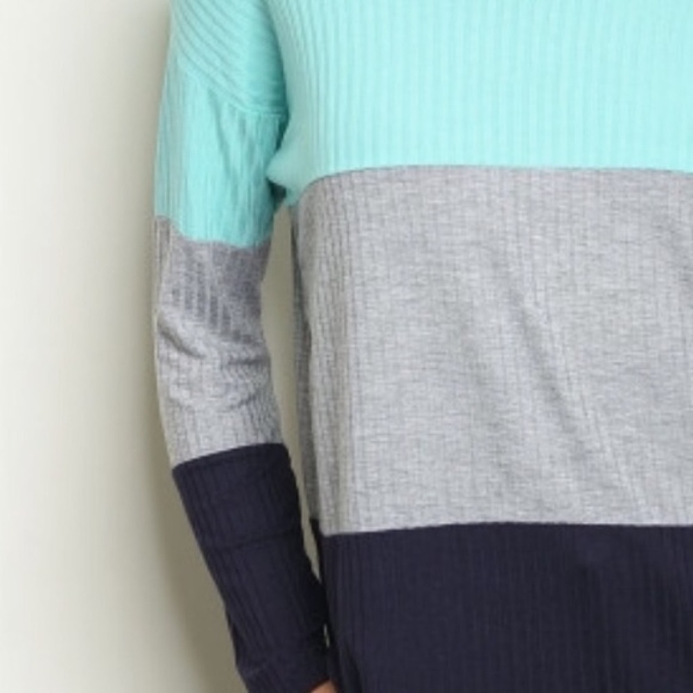 Colorblock Long Sleeve Pullover Shirt - Aqua, Dove - Picture 5 of 8